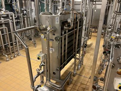 Overview picture of 1996 Alfa Laval CLIP 8-RM plate heat exchanger